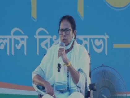 Mamata blames 'outsider' goons for COVID-19 spread in Bengal | Mamata blames 'outsider' goons for COVID-19 spread in Bengal