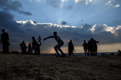 Night clashes resume near Gaza borders | Night clashes resume near Gaza borders