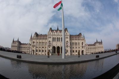 Hungary amends constitution to extend govt's state of emergency powers | Hungary amends constitution to extend govt's state of emergency powers