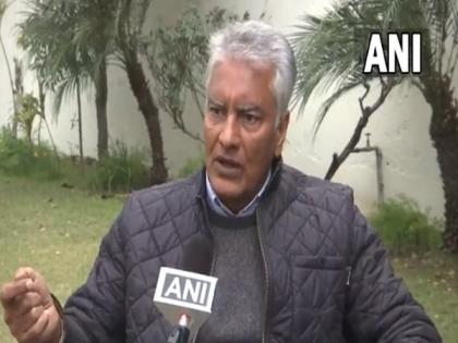 Sunil Jakhar backs Channi as Cong's CM face in Punjab Assembly polls; says 'give him time to work' | Sunil Jakhar backs Channi as Cong's CM face in Punjab Assembly polls; says 'give him time to work'