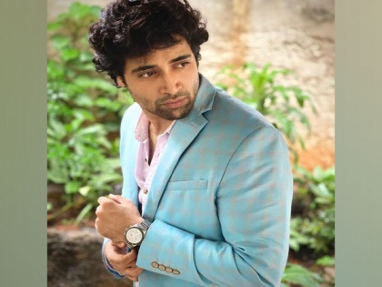 Happy to celebrate 36th birthday with my parents: Adivi Sesh | Happy to celebrate 36th birthday with my parents: Adivi Sesh