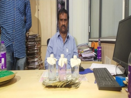 ACB arrests Telangana electricity department engineer for accepting bribe | ACB arrests Telangana electricity department engineer for accepting bribe