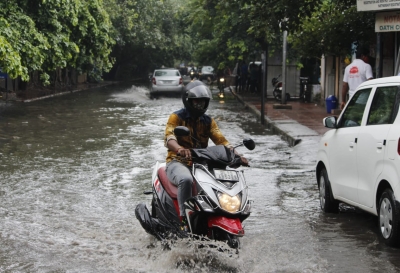 Water-logging after heavy showers in Delhi, but rain deficiency down | Water-logging after heavy showers in Delhi, but rain deficiency down