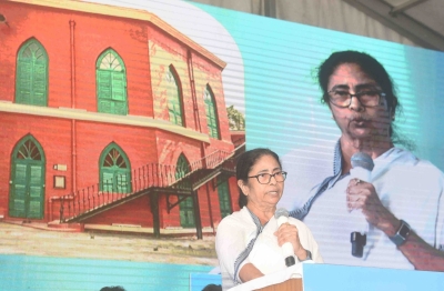 Without naming, Mamata accuses Centre of distorting history | Without naming, Mamata accuses Centre of distorting history