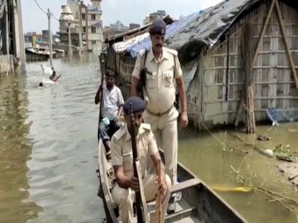 Flood water enters Ahiyapur police station in Bihar's Muzaffarpur | Flood water enters Ahiyapur police station in Bihar's Muzaffarpur