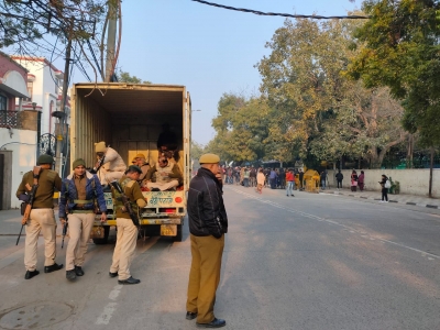 Security beefed up in neighbouring Haryana after Delhi violence | Security beefed up in neighbouring Haryana after Delhi violence