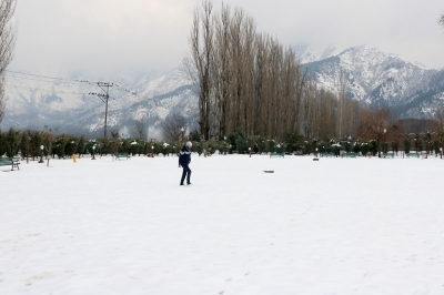 Chilling, dry weather in Srinagar | Chilling, dry weather in Srinagar