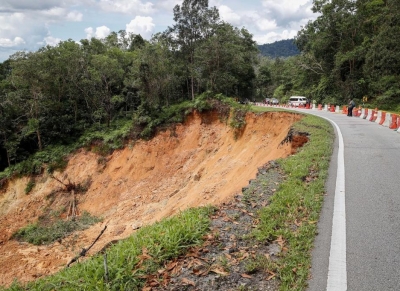 One dead, four buried in landslide in Malaysia | One dead, four buried in landslide in Malaysia One dead, four buried in landslide in Malaysia | One dead, four buried in landslide in Malaysia