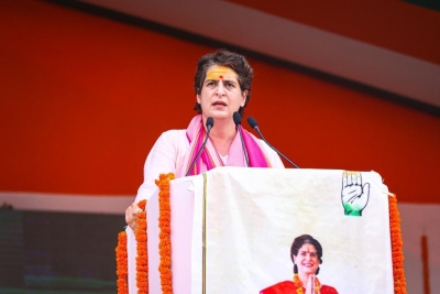 Priyanka Gandhi begins UP campaign with blistering attack on BJP | Priyanka Gandhi begins UP campaign with blistering attack on BJP