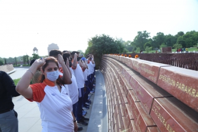 Indian Deaflympians pay tribute to Kargil, Galwan Valley martyrs at National War Memorial | Indian Deaflympians pay tribute to Kargil, Galwan Valley martyrs at National War Memorial Indian Deaflympians pay tribute to Kargil, Galwan Valley martyrs at National War Memorial | Indian Deaflympians pay tribute to Kargil, Galwan Valley martyrs at National War Memorial