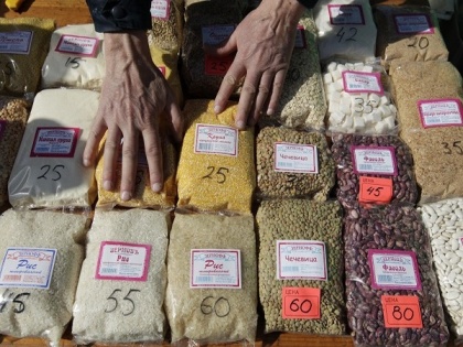 Europeans hoard food in panic amid conflict in Ukraine | Europeans hoard food in panic amid conflict in Ukraine