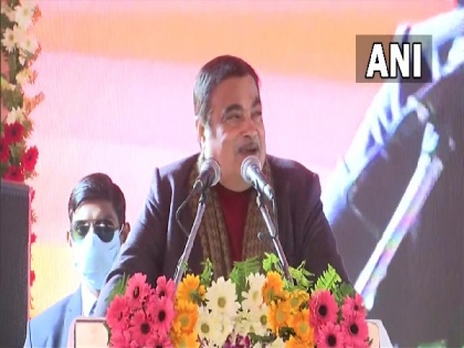 Gadkari urges people to elect Yogi govt, promises America-like road infrastructure in UP | Gadkari urges people to elect Yogi govt, promises America-like road infrastructure in UP