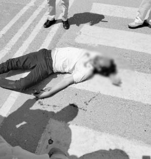 Undertrial killed in firing outside UP Court | Undertrial killed in firing outside UP Court Undertrial killed in firing outside UP Court | Undertrial killed in firing outside UP Court
