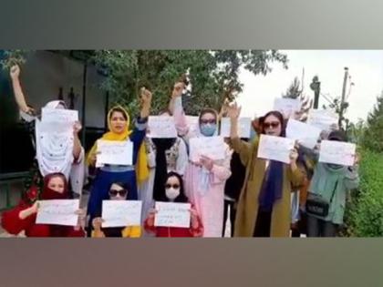 Afghan women hold protest in Kabul against Taliban after hijab decree | Afghan women hold protest in Kabul against Taliban after hijab decree