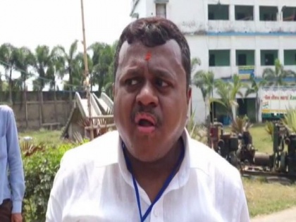 BJP leader Soumendu Adhikari's vehicle attacked in Contai, blames TMC | BJP leader Soumendu Adhikari's vehicle attacked in Contai, blames TMC