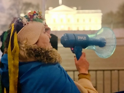 Demonstrators protest outside White House after Russia enters Ukraine | Demonstrators protest outside White House after Russia enters Ukraine