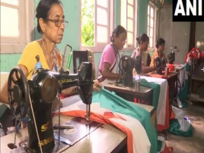 Artisans in Guwahati say production of National flag decreased due to COVID lockdown | Artisans in Guwahati say production of National flag decreased due to COVID lockdown