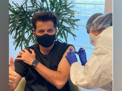 Anil Kapoor receives second shot of COVID vaccine | Anil Kapoor receives second shot of COVID vaccine