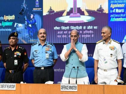 Service chiefs to meet PM tomorrow, likely to brief him on Agnipath scheme | Service chiefs to meet PM tomorrow, likely to brief him on Agnipath scheme Service chiefs to meet PM tomorrow, likely to brief him on Agnipath scheme | Service chiefs to meet PM tomorrow, likely to brief him on Agnipath scheme