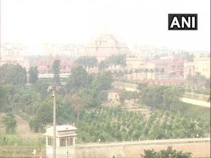 Air quality dips in Delhi as layer of haze lingers in the sky | Air quality dips in Delhi as layer of haze lingers in the sky
