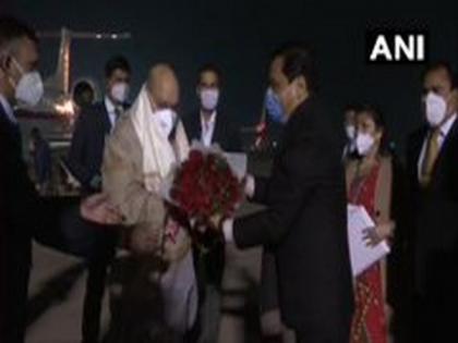 Amit Shah arrives in Guwahati, thanks people for warm welcome | Amit Shah arrives in Guwahati, thanks people for warm welcome
