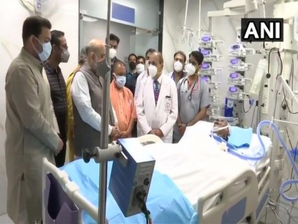 Amit Shah enquires about health of former CM Kalyan Singh at Lucknow hospital | Amit Shah enquires about health of former CM Kalyan Singh at Lucknow hospital