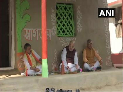 Amit Shah, BJP leaders have lunch at farmer's house in East Midnapore | Amit Shah, BJP leaders have lunch at farmer's house in East Midnapore Amit Shah, BJP leaders have lunch at farmer's house in East Midnapore | Amit Shah, BJP leaders have lunch at farmer's house in East Midnapore