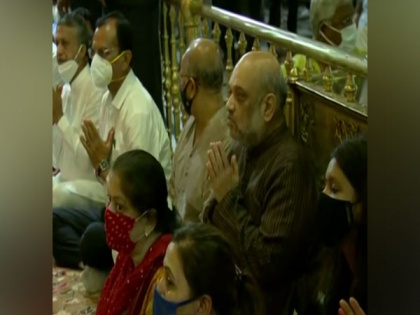 Amit Shah performs 'aarti' at Jagannath Temple in Ahmedabad | Amit Shah performs 'aarti' at Jagannath Temple in Ahmedabad
