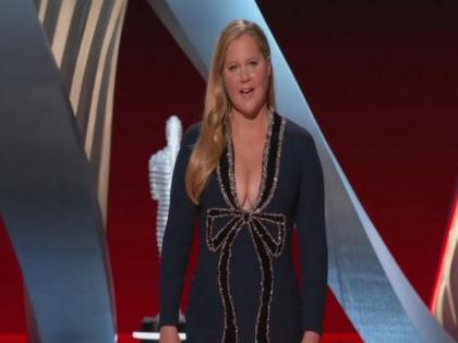 Oscars 2022: Host Amy Schumer roasts Leonardo DiCaprio during opening monologue | Oscars 2022: Host Amy Schumer roasts Leonardo DiCaprio during opening monologue Oscars 2022: Host Amy Schumer roasts Leonardo DiCaprio during opening monologue | Oscars 2022: Host Amy Schumer roasts Leonardo DiCaprio during opening monologue