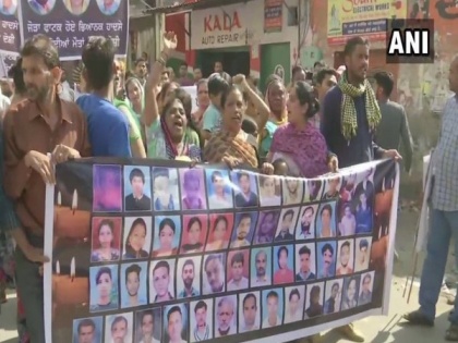 Amritsar train tragedy 2018: Victim's families take out protest march on Dussehra to mark anniversary | Amritsar train tragedy 2018: Victim's families take out protest march on Dussehra to mark anniversary