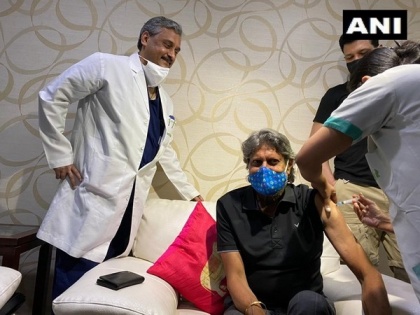 Kapil Dev gets first dose of COVID-19 vaccine | Kapil Dev gets first dose of COVID-19 vaccine