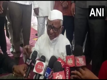 Anna Hazare suspends his proposed hunger strike against Maharashtra govt's wine policy | Anna Hazare suspends his proposed hunger strike against Maharashtra govt's wine policy