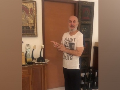 Anupam Kher expresses happiness on meeting his assistant after six months, shares video | Anupam Kher expresses happiness on meeting his assistant after six months, shares video