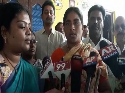 Andhra Pradesh: Kanchikacharla Police issues notices against woman for abusing minister | Andhra Pradesh: Kanchikacharla Police issues notices against woman for abusing minister
