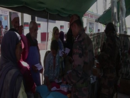 Army orgses medical camp in border village of Poonch | Army orgses medical camp in border village of Poonch