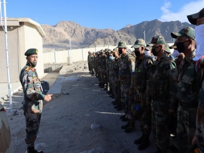 Army Chief concludes his two-day visit to Leh, urges all ranks to remain vigilant | Army Chief concludes his two-day visit to Leh, urges all ranks to remain vigilant