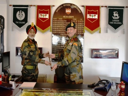 Srinagar: 'Fire and Fury of Corps' handed over to Lt Gen Harinder Singh | Srinagar: 'Fire and Fury of Corps' handed over to Lt Gen Harinder Singh