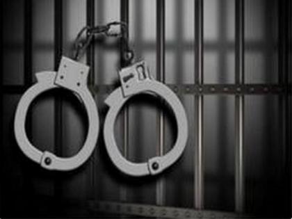 J-K Police arrest 2 LeT terrorists, 1 associate in Kashmir | J-K Police arrest 2 LeT terrorists, 1 associate in Kashmir J-K Police arrest 2 LeT terrorists, 1 associate in Kashmir | J-K Police arrest 2 LeT terrorists, 1 associate in Kashmir
