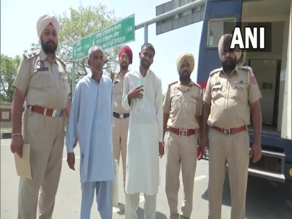 India releases two Pakistani nationals who accidentally crossed Indian border | India releases two Pakistani nationals who accidentally crossed Indian border