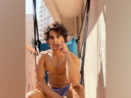 Ishaan Khatter, pet cat 'Mr Smokey' send 'frowny' seasons greetings | Ishaan Khatter, pet cat 'Mr Smokey' send 'frowny' seasons greetings Ishaan Khatter, pet cat 'Mr Smokey' send 'frowny' seasons greetings | Ishaan Khatter, pet cat 'Mr Smokey' send 'frowny' seasons greetings