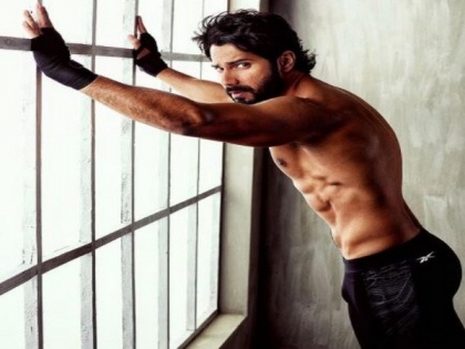 Varun Dhawan showcases flash-board abs in latest Instagram post | Varun Dhawan showcases flash-board abs in latest Instagram post