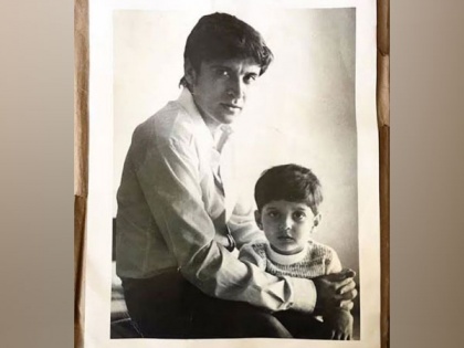 Farhan Akhtar digs out priceless throwback picture to wish father Javed on birthday | Farhan Akhtar digs out priceless throwback picture to wish father Javed on birthday