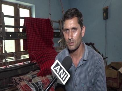 J-K's Dept of Handloom generates employment for youth in Udhampur by developing their skills | J-K's Dept of Handloom generates employment for youth in Udhampur by developing their skills