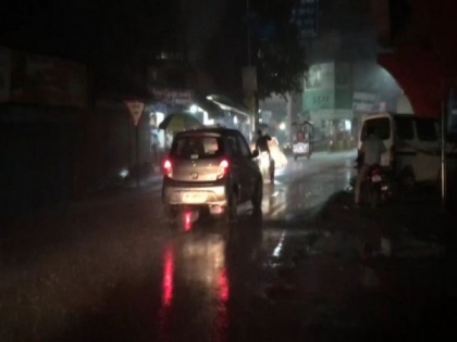 Rain lashes several parts of UP's Ghaziabad | Rain lashes several parts of UP's Ghaziabad