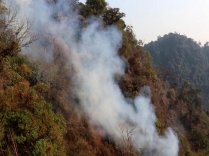 Manipur: Shirui Hills in Ukhrul to get respite from fire as IAF deploys two Mi-17V5 helicopters | Manipur: Shirui Hills in Ukhrul to get respite from fire as IAF deploys two Mi-17V5 helicopters