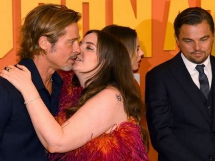 Lena Dunham opens up on that 'awkward' kissing photo with Brad Pitt | Lena Dunham opens up on that 'awkward' kissing photo with Brad Pitt