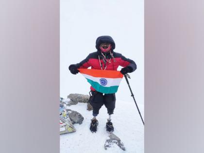 Chhattisgarh's double leg amputee mountaineer creates history as he climbs Mount Elbrus | Chhattisgarh's double leg amputee mountaineer creates history as he climbs Mount Elbrus