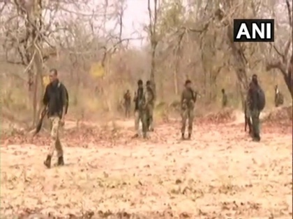 Chhattisgarh: Naxals loot over 2 dozens weapons after encounter in Bijapur | Chhattisgarh: Naxals loot over 2 dozens weapons after encounter in Bijapur