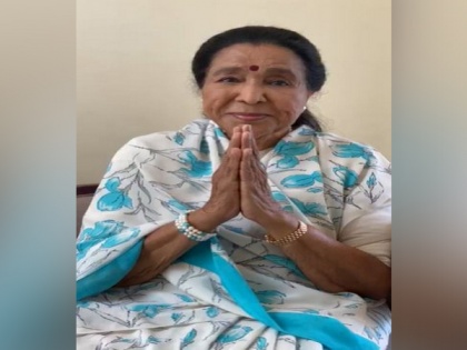 Dharmendra, Madhuri, others wish Asha Bhosle on her 87th birthday | Dharmendra, Madhuri, others wish Asha Bhosle on her 87th birthday