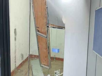 Thieves decamp with entire ATM in Jharkhand's Hazaribagh | Thieves decamp with entire ATM in Jharkhand's Hazaribagh Thieves decamp with entire ATM in Jharkhand's Hazaribagh | Thieves decamp with entire ATM in Jharkhand's Hazaribagh